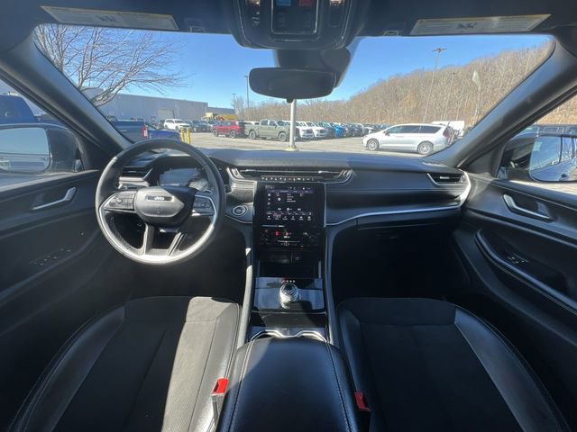 Used 2023 Jeep Grand Cherokee Altitude image 14