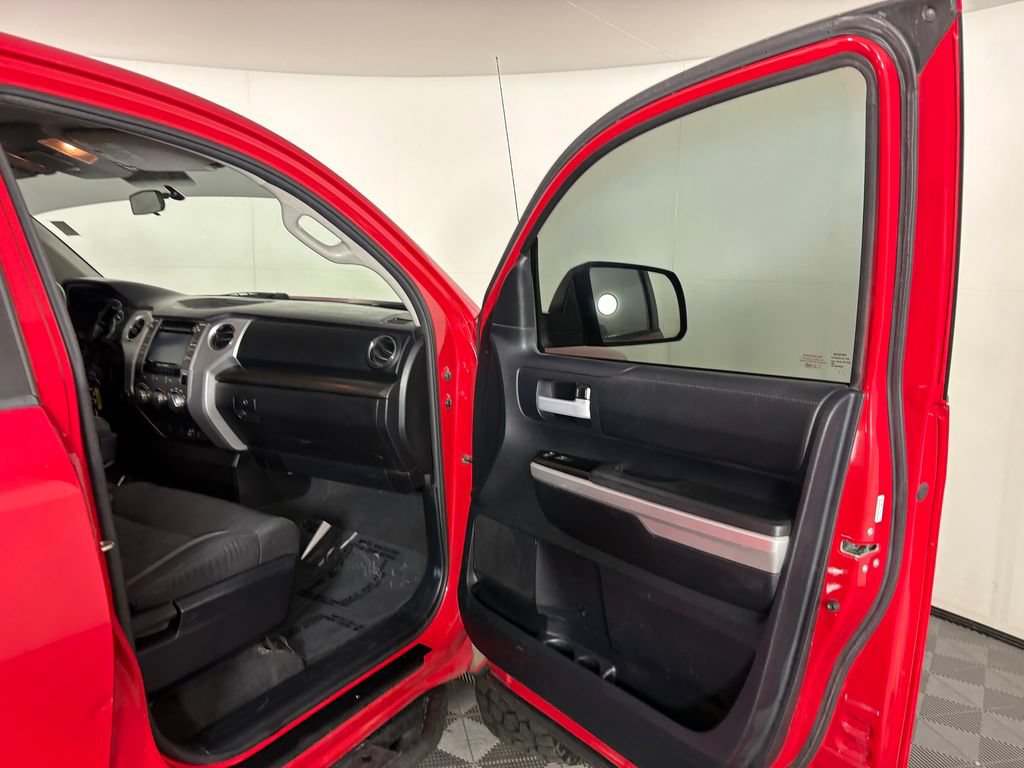 Used 2014 Toyota Tundra SR5 AWD/4WD image 29