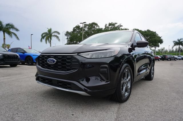 Certified 2023 Ford Escape ST-Line w/ Tech Pack #1 FWD image 16
