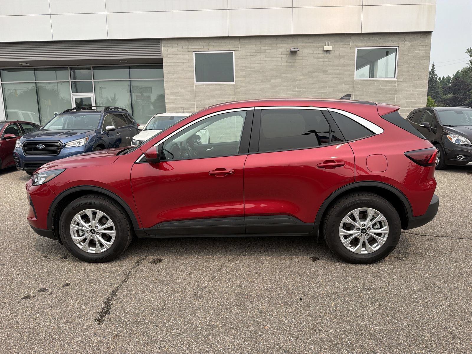 Used 2023 Ford Escape Active w/ Tech Pack #2 AWD/4WD image 6