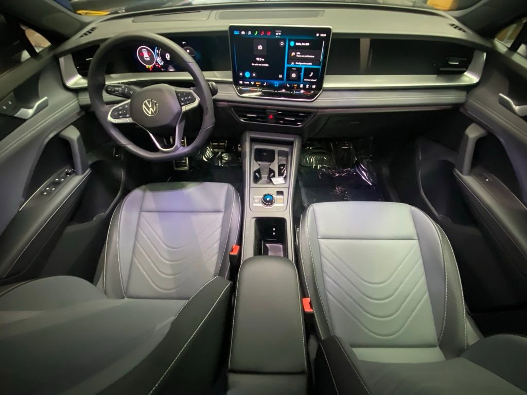 New 2026 Volkswagen Tiguan SE R-Line image 10