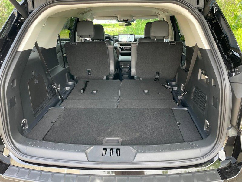 New 2025 Ford Explorer Active w/ Active Comfort Package image 11