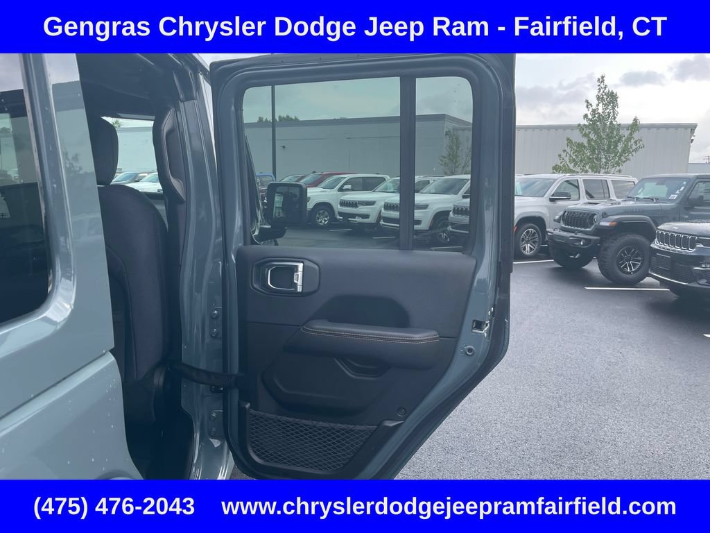 Certified 2025 Jeep Wrangler Unlimited Sahara w/ Safety Group AWD/4WD image 18