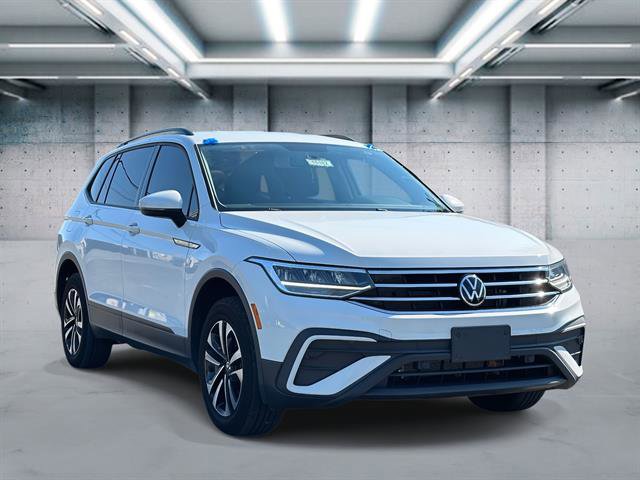Used 2022 Volkswagen Tiguan S image 2