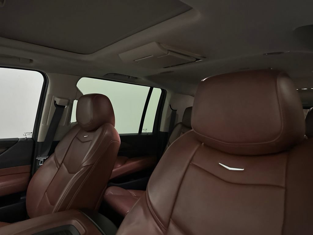 Used 2018 Cadillac Escalade ESV Premium Luxury RWD image 32