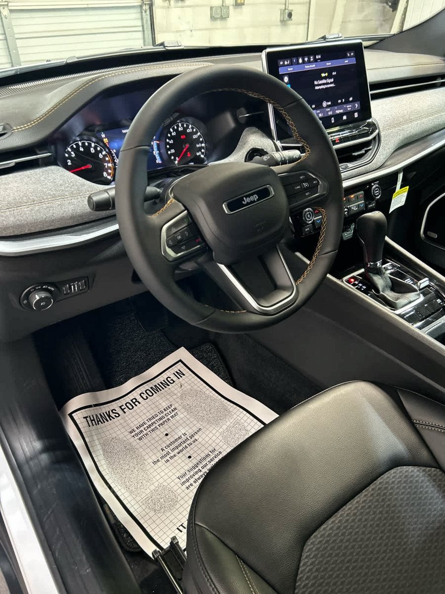New 2026 Jeep Compass Latitude AWD/4WD image 10