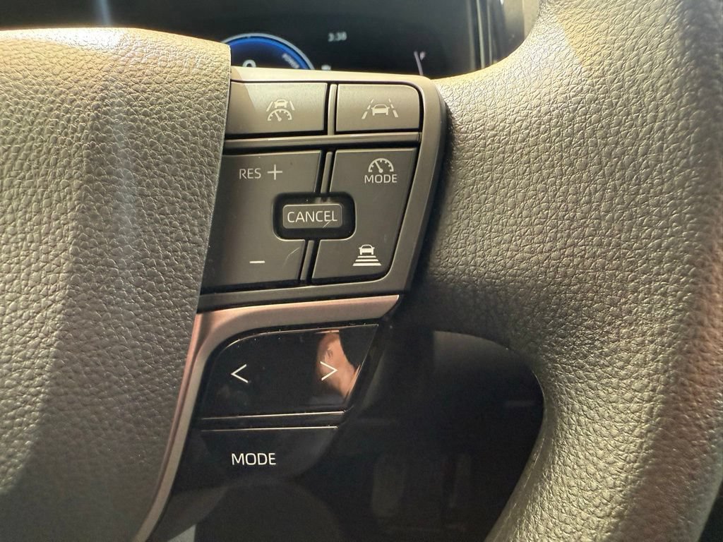 Used 2025 Toyota Camry LE w/ Convenience Package FWD image 37