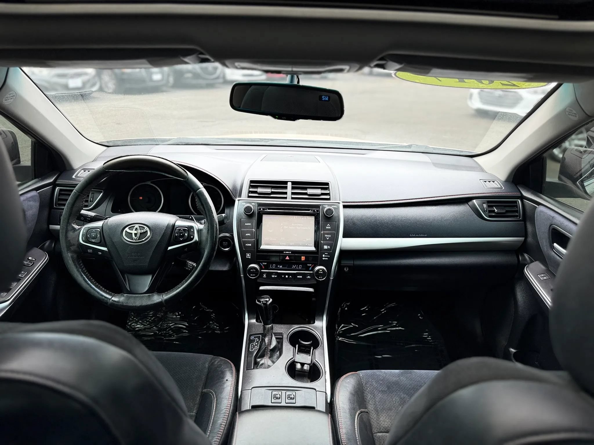 Used 2017 Toyota Camry XSE FWD image 15
