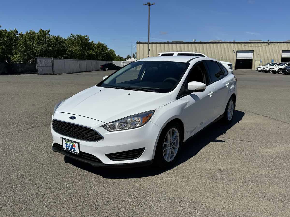 Used 2017 Ford Focus SE FWD image 5