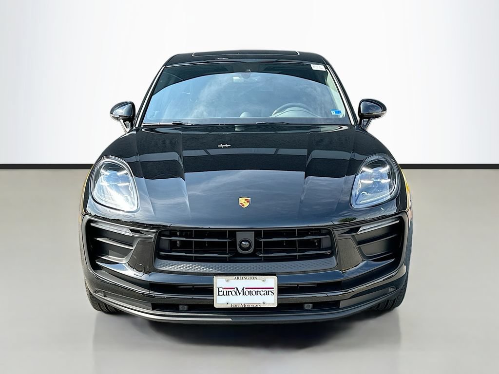 Certified 2026 Porsche Macan AWD/4WD image 6