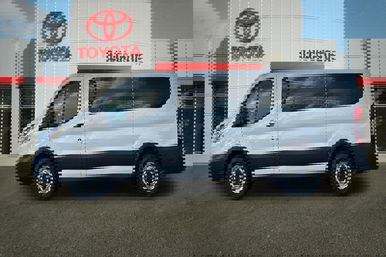 Used 2019 Ford Transit 150 XL image 6