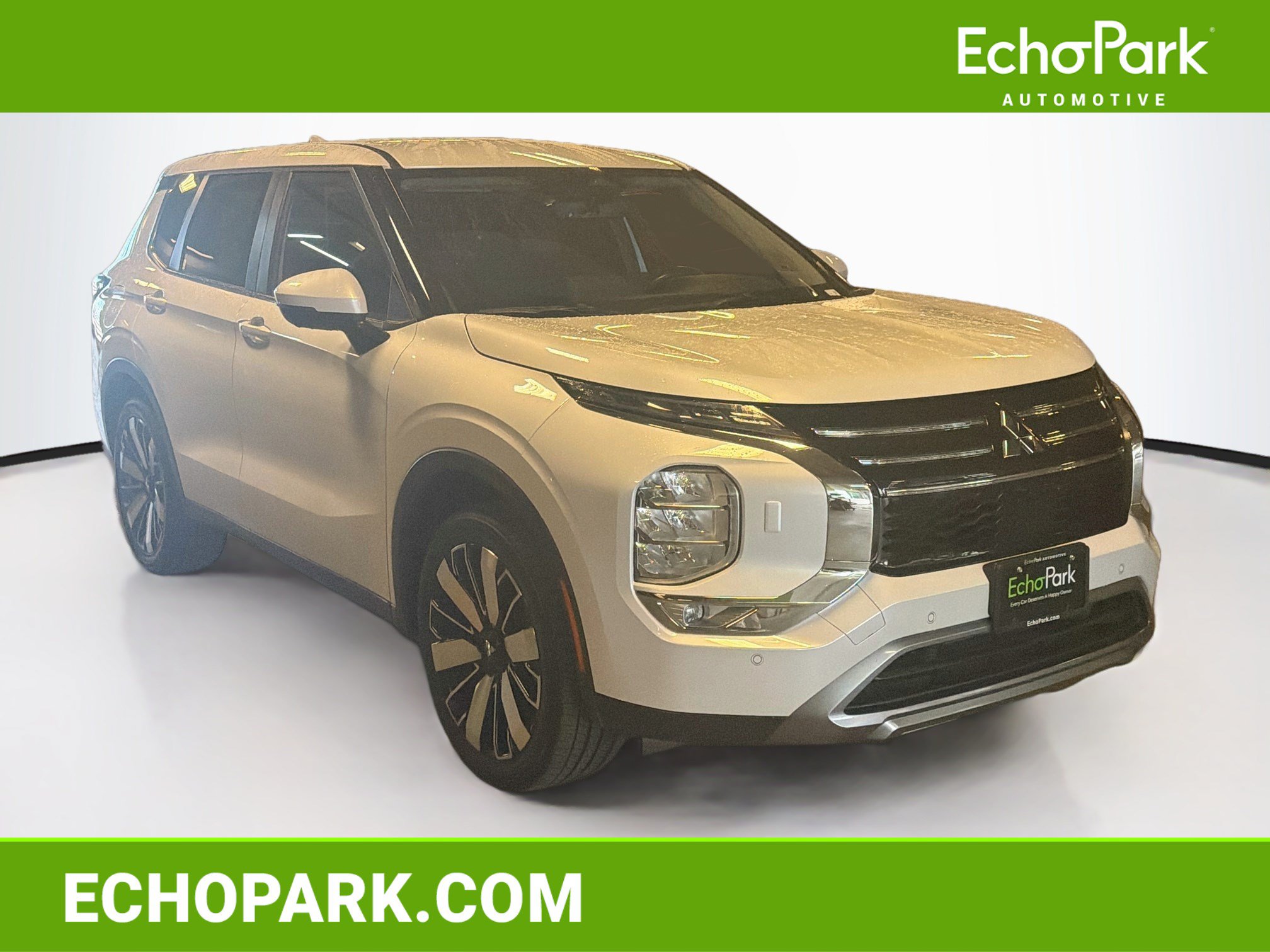 Used 2025 Mitsubishi Outlander SE