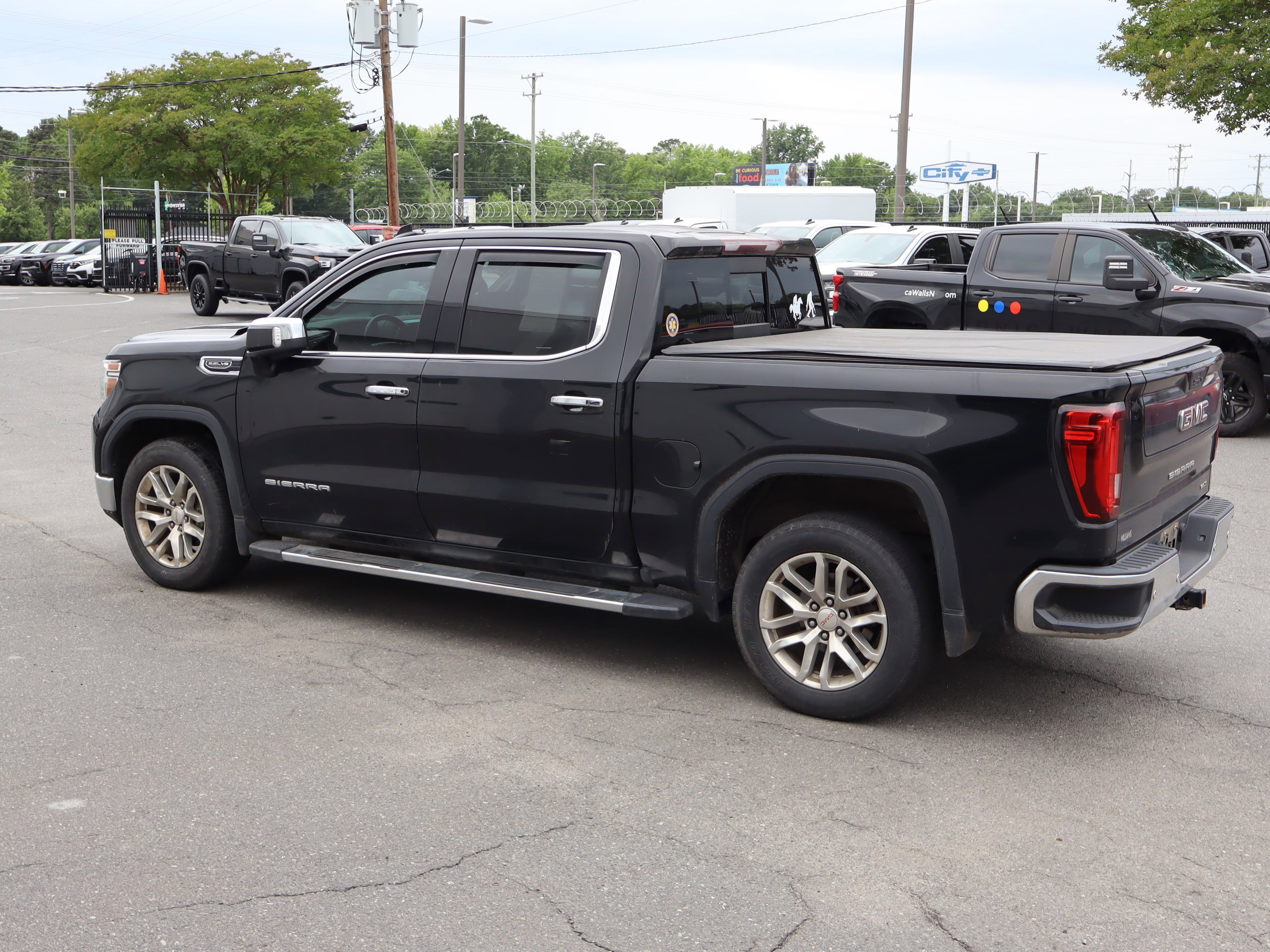Used 2020 GMC Sierra 1500 SLT w/ SLT Premium Plus Package RWD image 19
