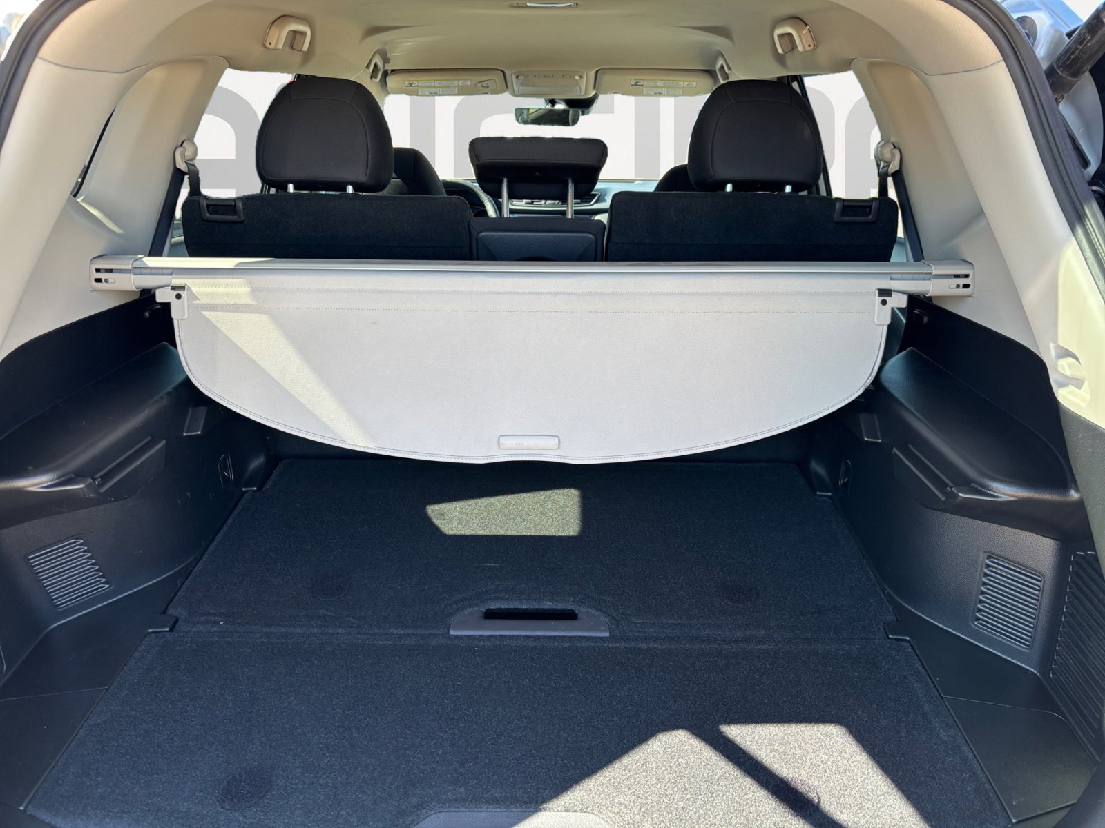 Used 2020 Nissan Rogue SV image 12