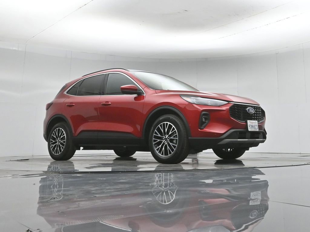 Used 2023 Ford Escape SE w/ PHEV Premium Package FWD image 4