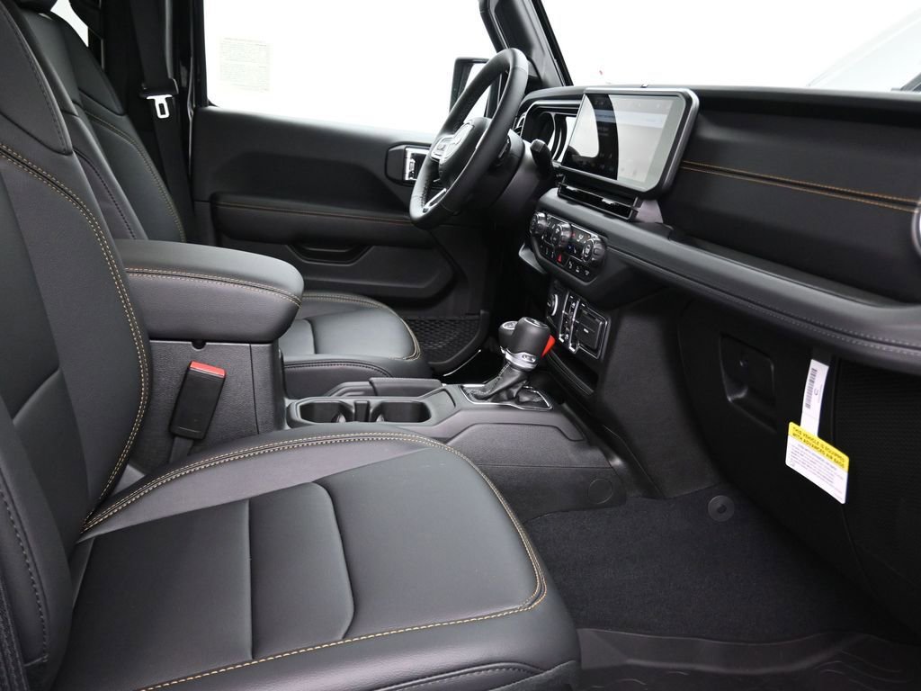 New 2025 Jeep Wrangler Unlimited Sahara w/ Safety Group AWD/4WD image 17