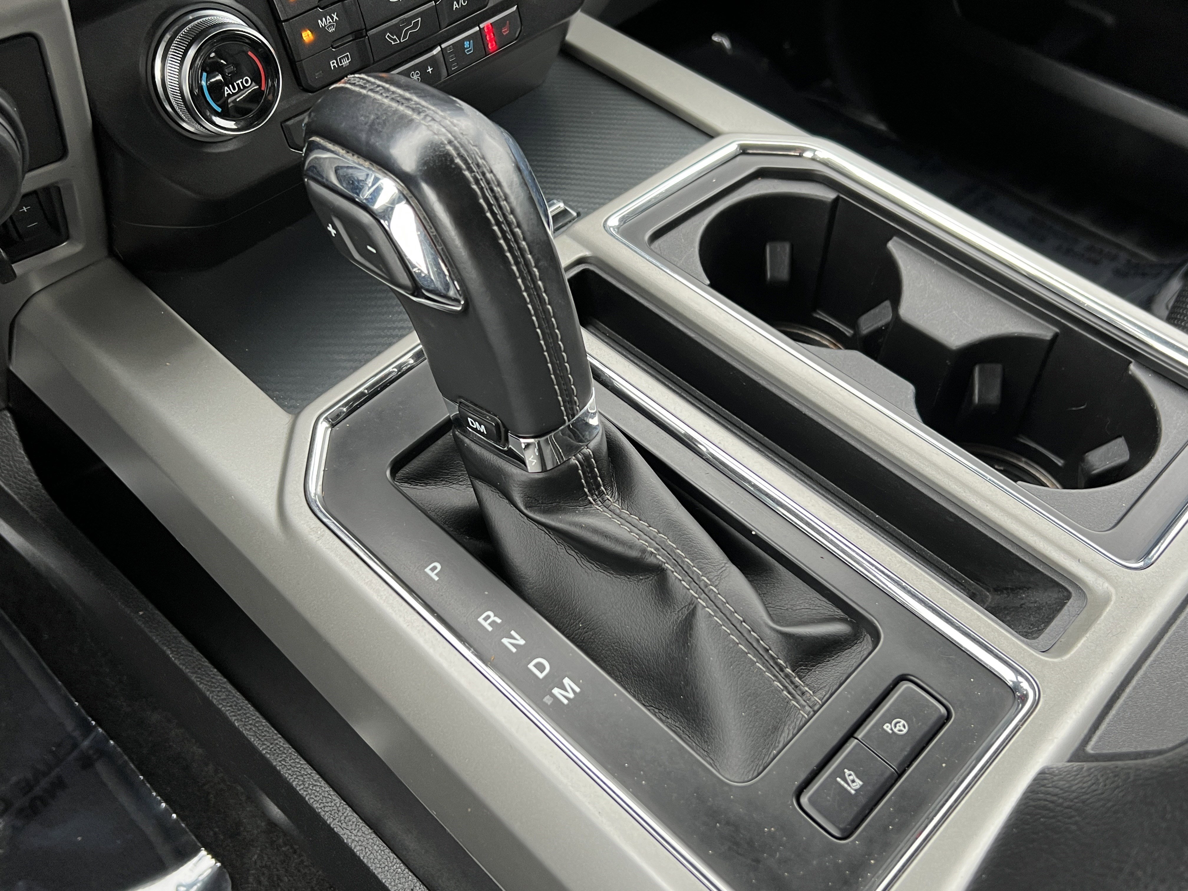 Used 2018 Ford F150 Lariat w/ Equipment Group 502A Luxury image 28