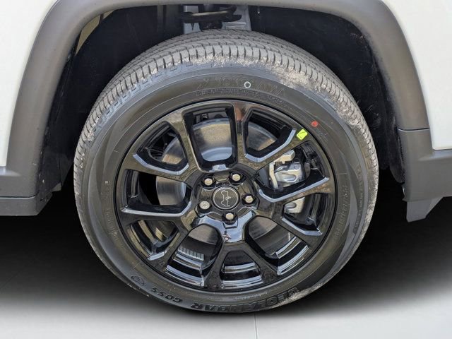 New 2026 Jeep Compass Latitude image 9