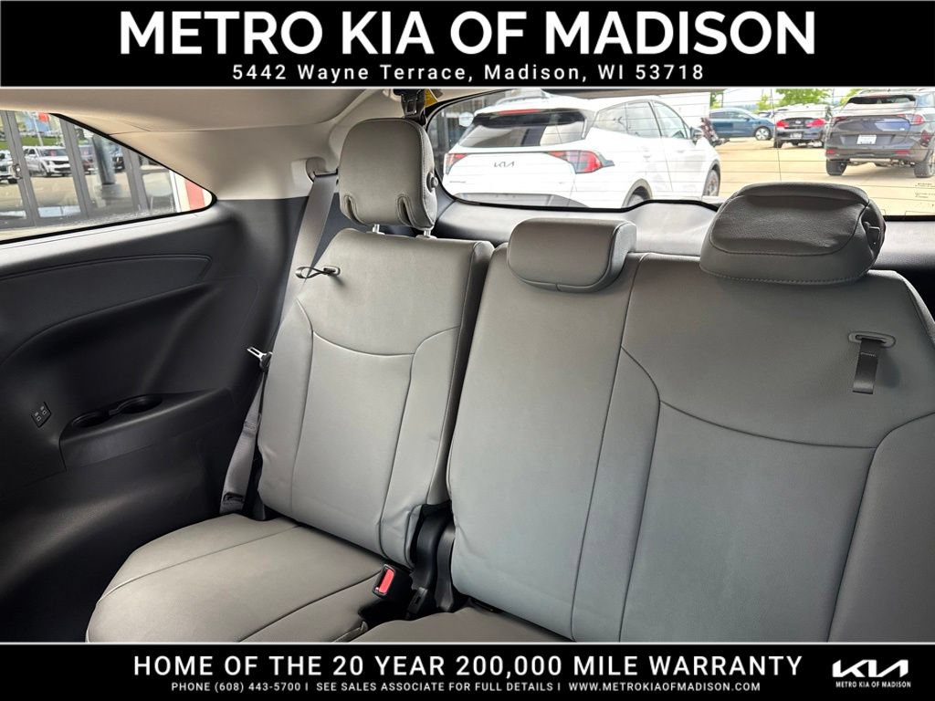 Used 2025 Toyota Sienna XLE AWD/4WD image 41