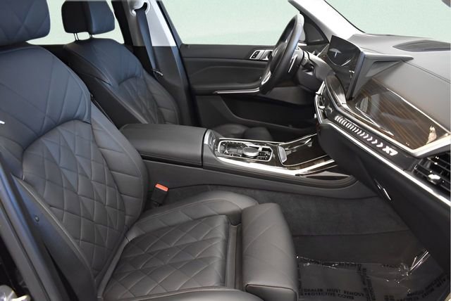 Used 2024 BMW X7 xDrive40i AWD/4WD image 18