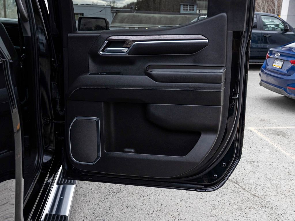 Used 2022 Chevrolet Silverado 1500 LTZ image 15