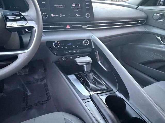Used 2021 Hyundai Elantra SEL image 20