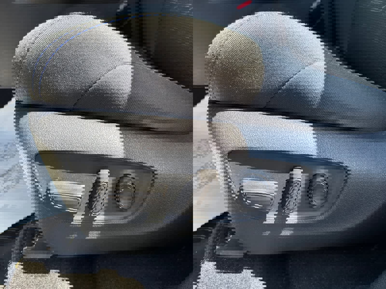 Used 2023 Toyota RAV4 SE w/ SE Grade Weather Package image 16