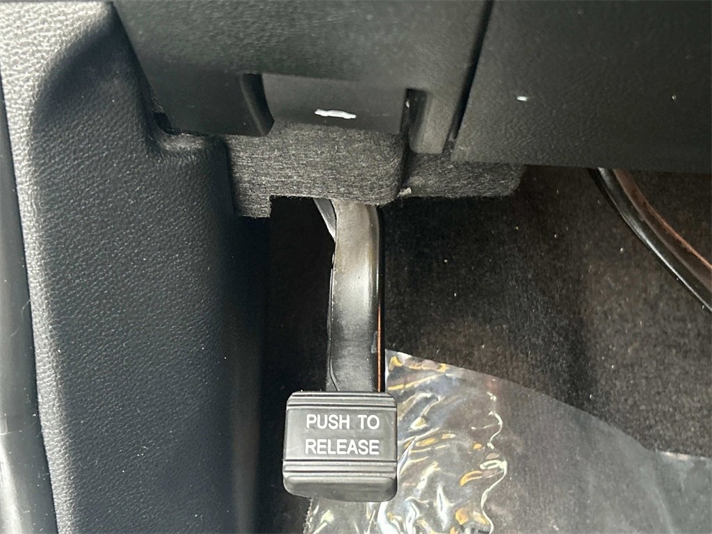 Used 2022 Jeep Grand Cherokee Laredo X image 22