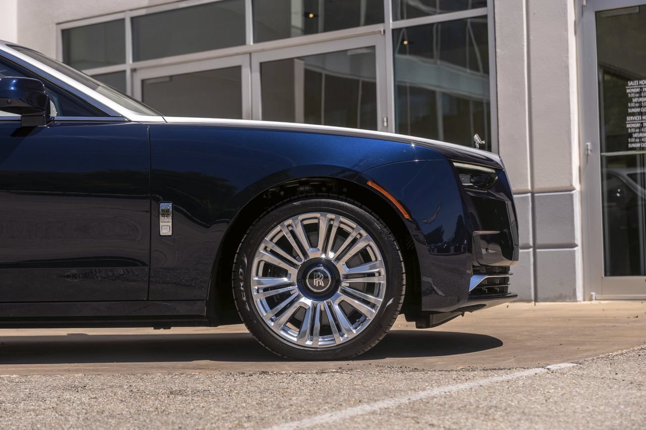 New 2025 Rolls-Royce Ghost AWD/4WD image 7