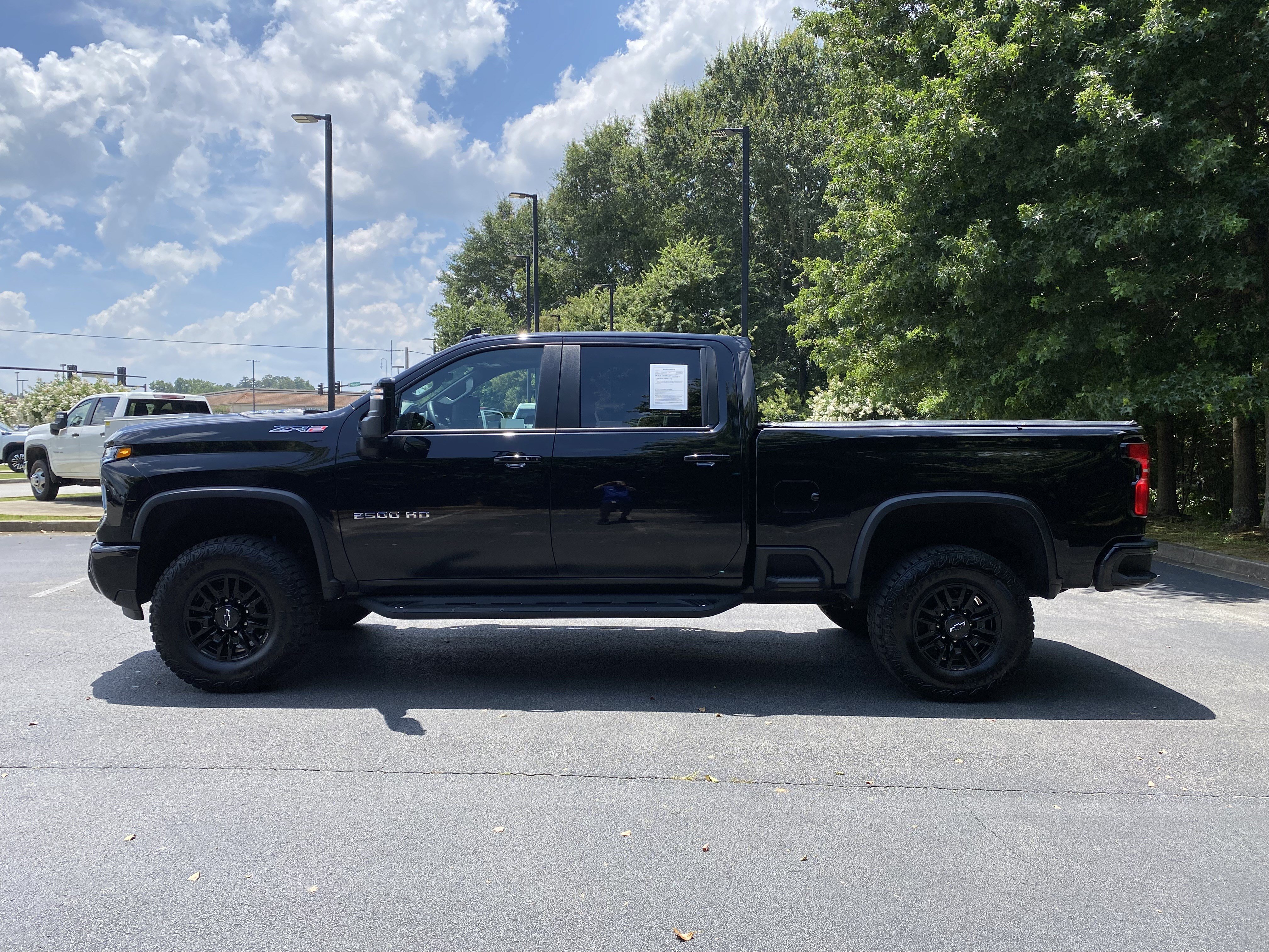 Used 2024 Chevrolet Silverado 2500 ZR2 w/ Technology Package AWD/4WD image 6
