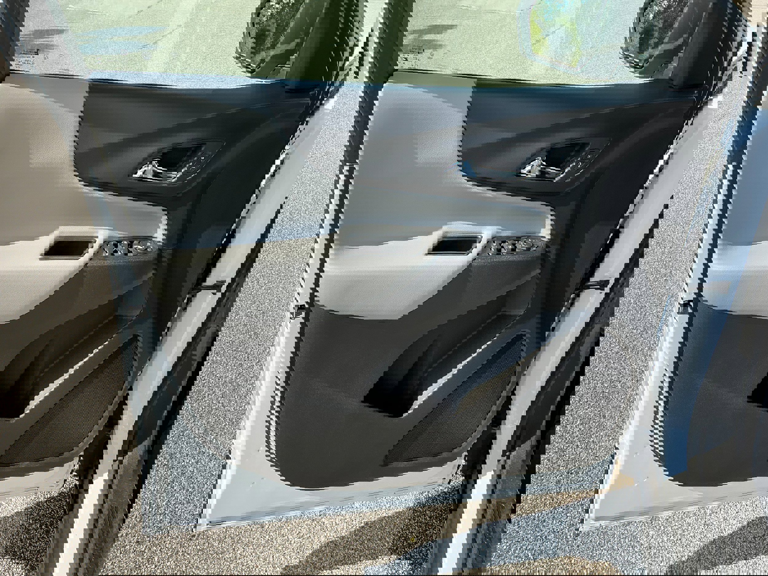 Used 2019 Chevrolet Equinox LS image 6