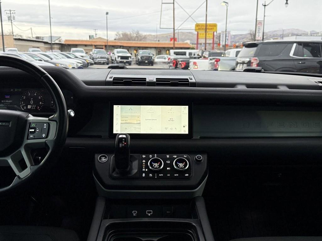 Used 2020 Land Rover Defender 110 First Edition AWD/4WD image 31