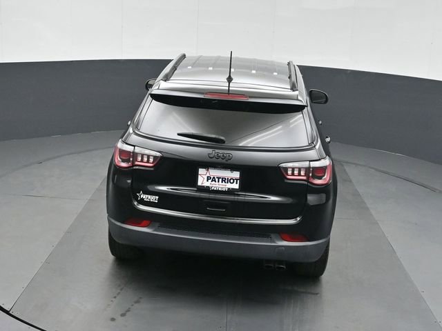 Used 2018 Jeep Compass Latitude FWD image 32