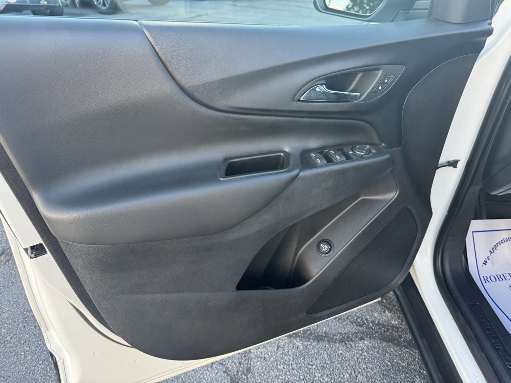 Used 2023 Chevrolet Equinox LT image 19
