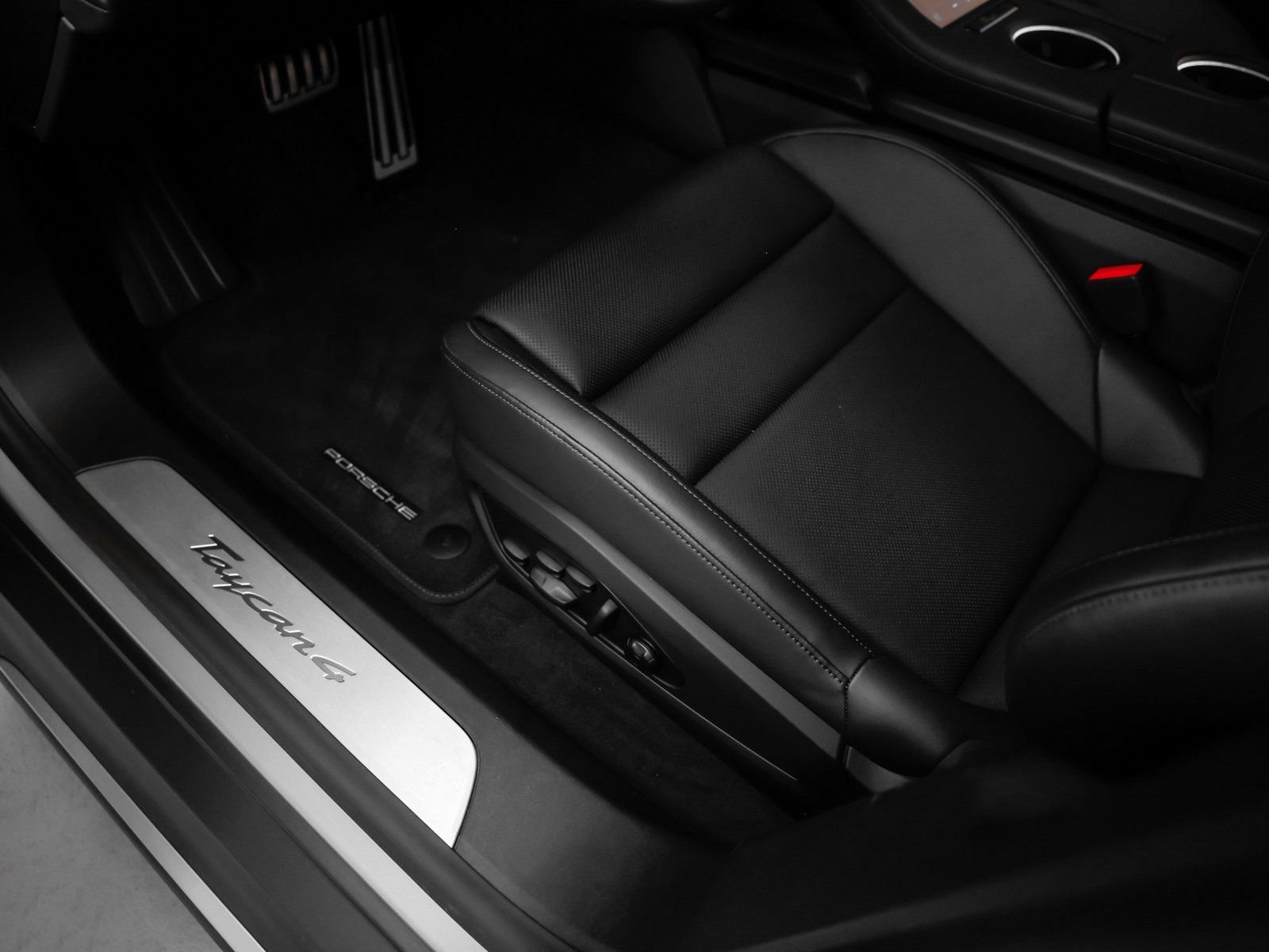 New 2025 Porsche Taycan image 23