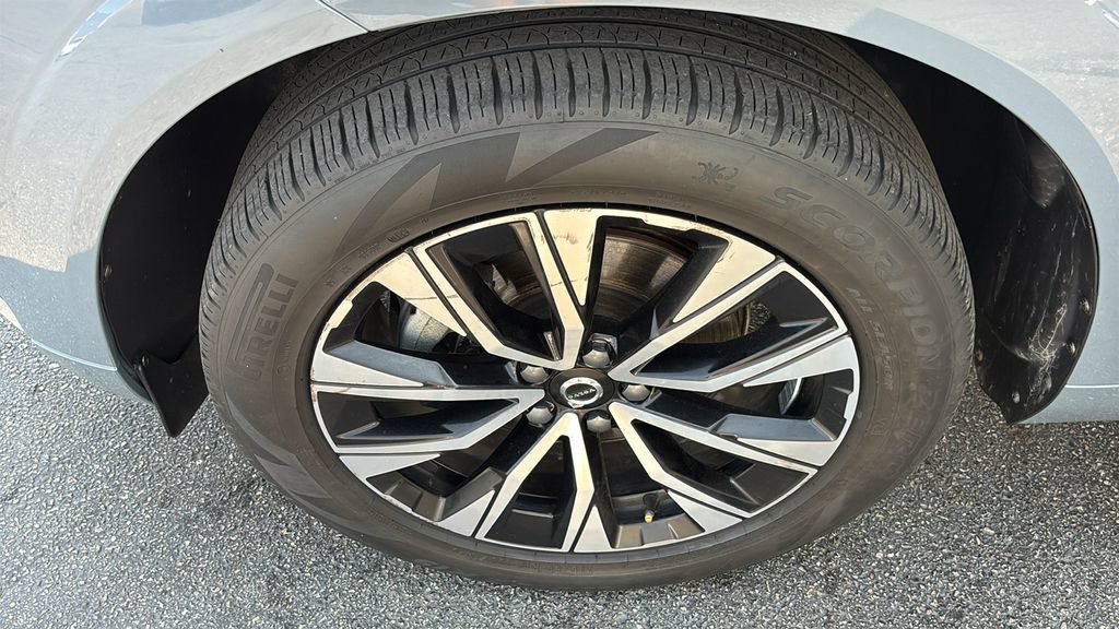 Certified 2023 Volvo XC60 B5 Core w/ Climate Package AWD/4WD image 32