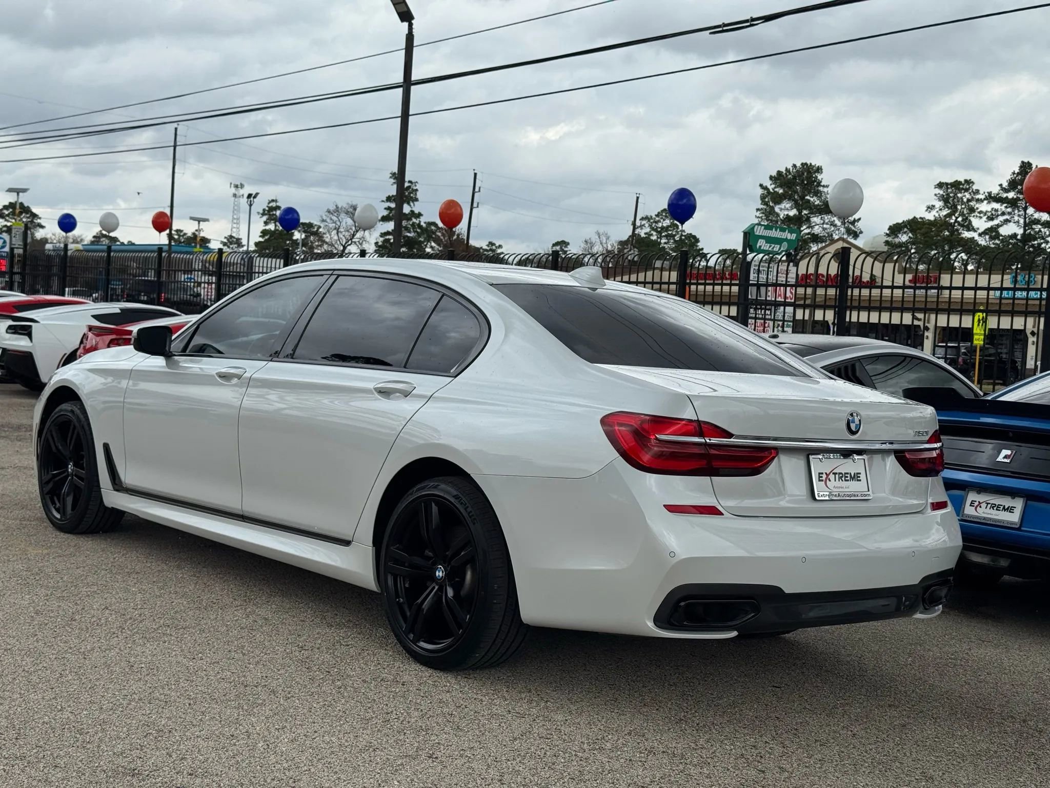 Used 2019 BMW 750i w/ Executive Package image 7