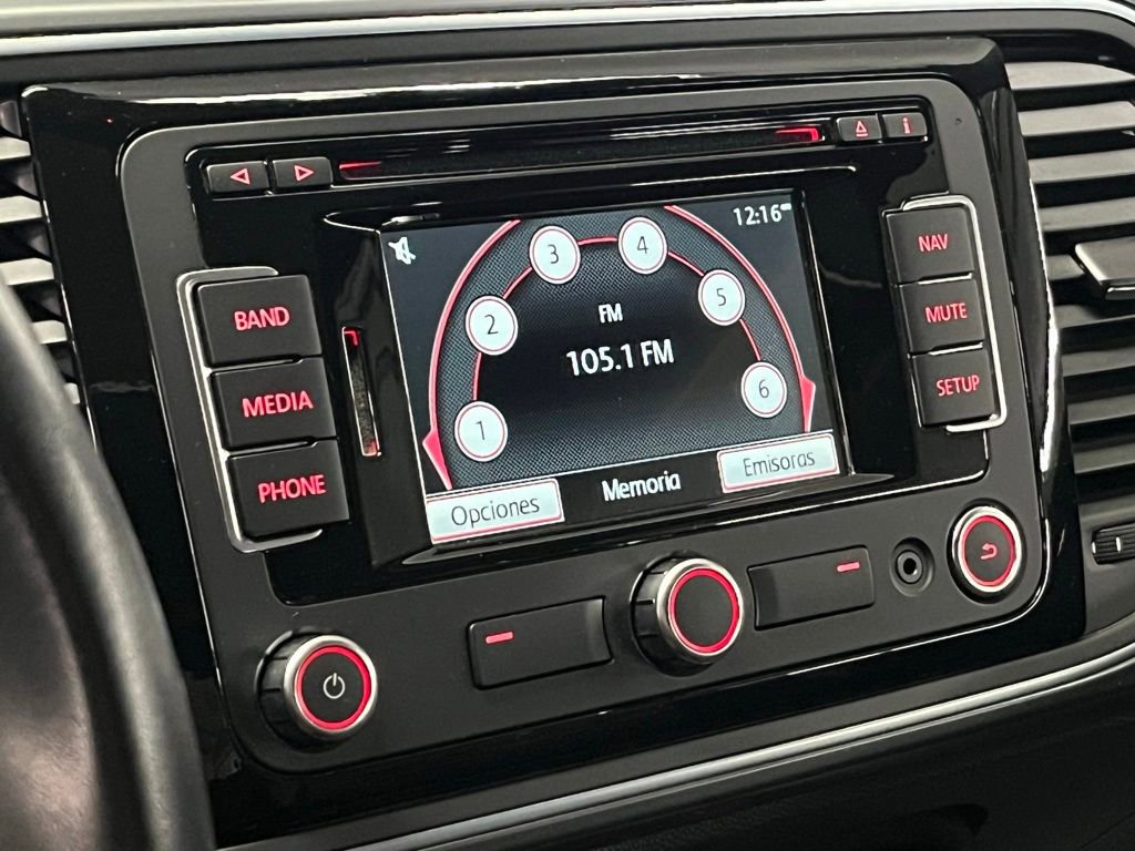 Used 2014 Volkswagen Beetle R-Line image 23