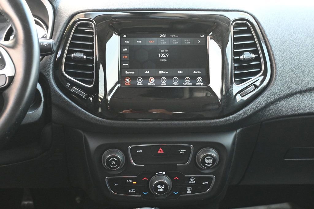 Used 2020 Jeep Compass Latitude FWD image 11