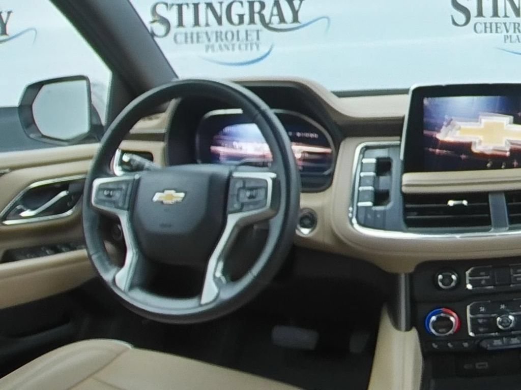 Used 2024 Chevrolet Suburban Premier RWD image 16