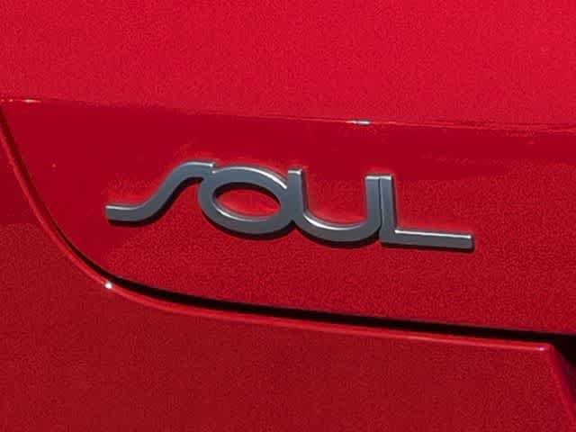 Used 2022 Kia Soul LX image 12