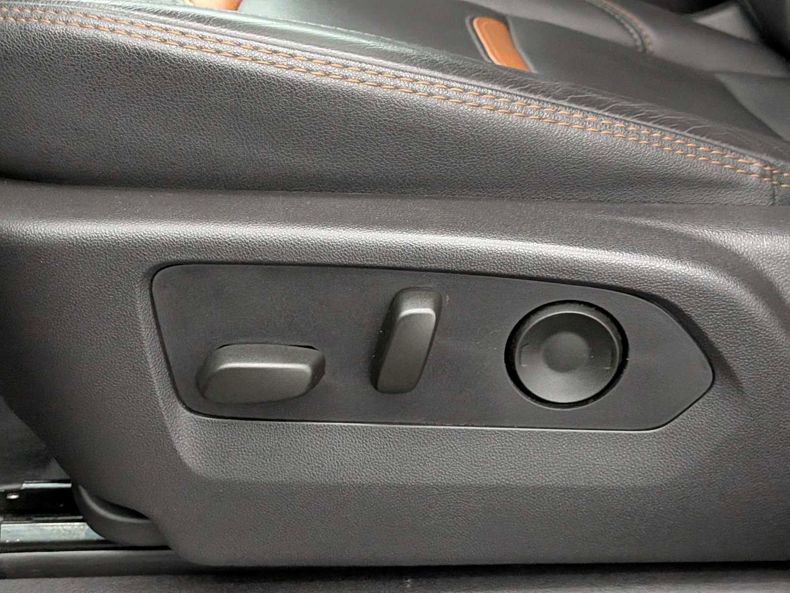 Used 2024 GMC Sierra 1500 AT4 w/ Technology Package image 19