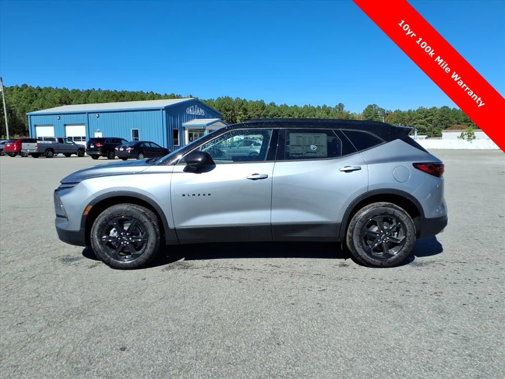 New 2025 Chevrolet Blazer LT w/ Midnight/Sport Edition image 2
