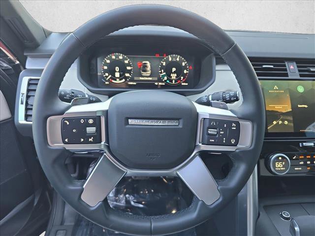 Certified 2024 Land Rover Discovery Dynamic SE image 18
