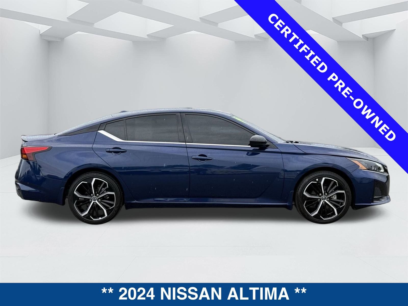 Used 2024 Nissan Altima 2.5 SR video 3