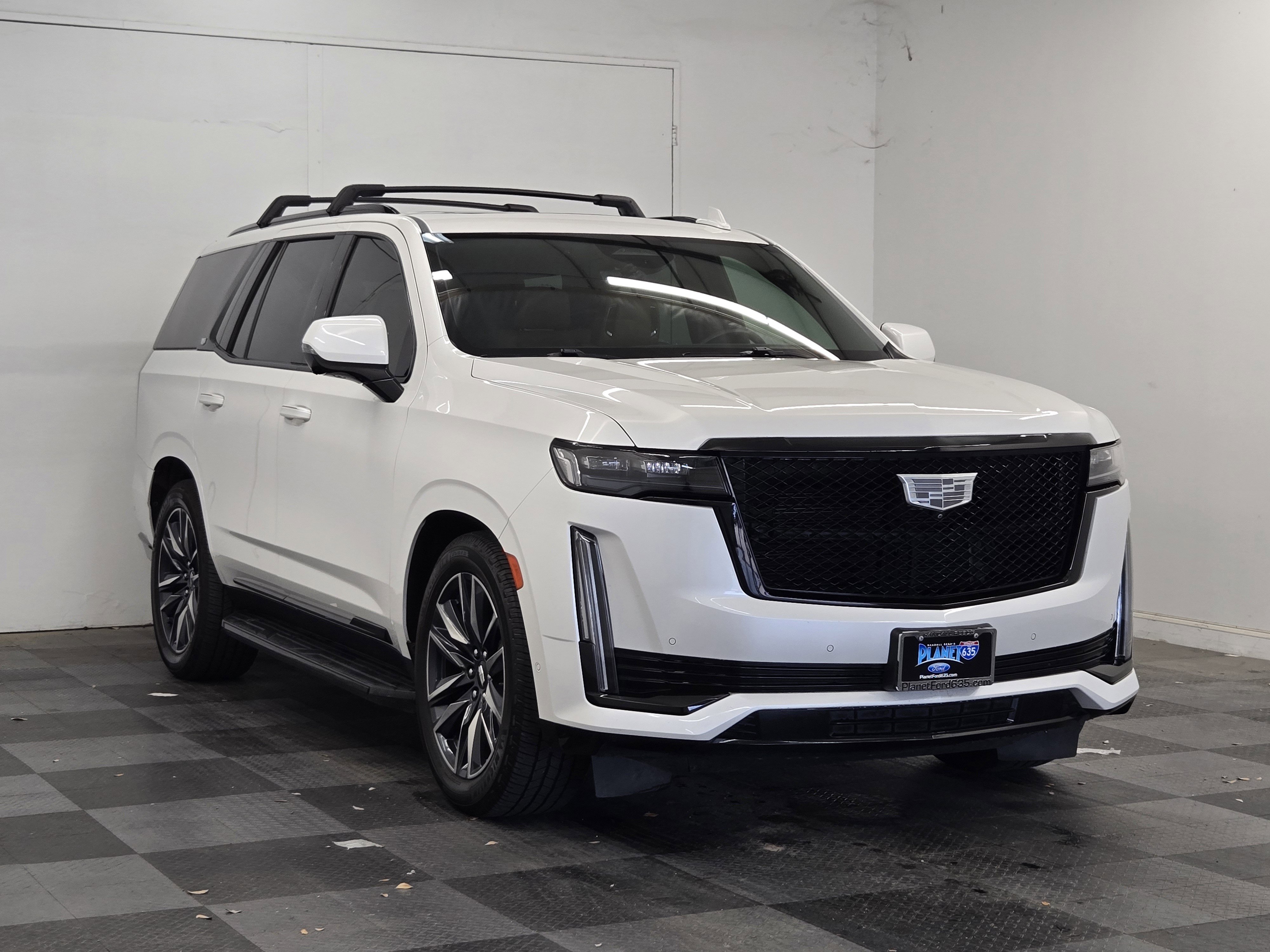 Used 2021 Cadillac Escalade Sport w/ Driver Assist Tech Package AWD/4WD image 2