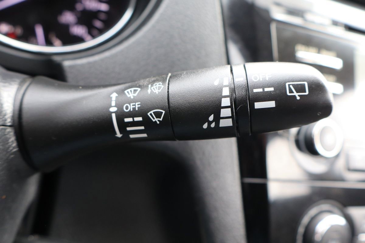 Used 2015 Nissan Rogue S image 32