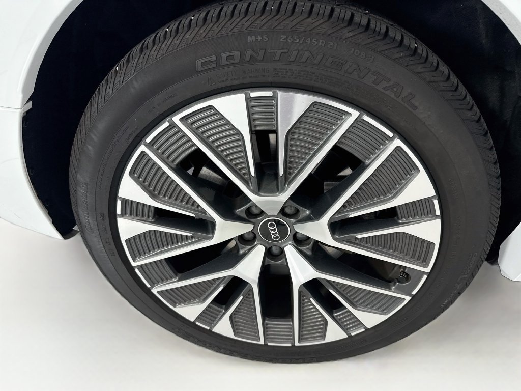 Certified 2024 Audi Q8 e-tron Prestige AWD/4WD image 32