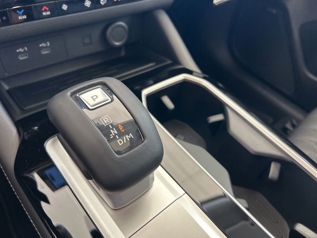 New 2025 Mitsubishi Outlander SEL image 9