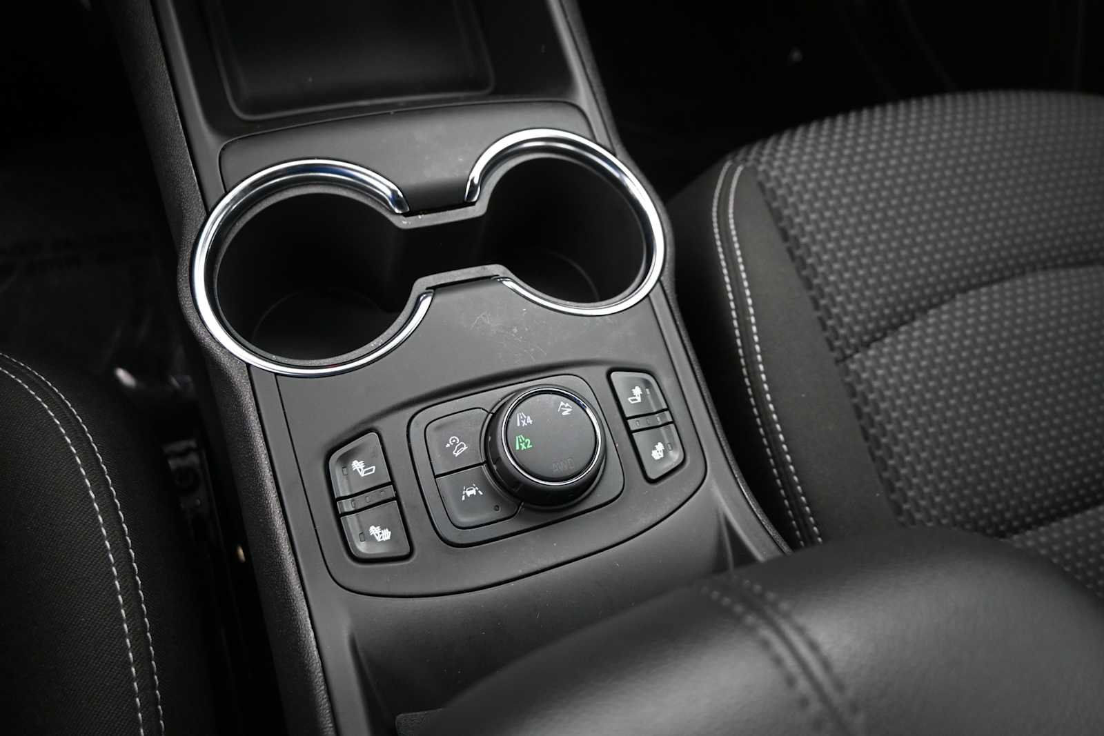 Used 2024 GMC Terrain SLE w/ Driver Convenience Package AWD/4WD image 16